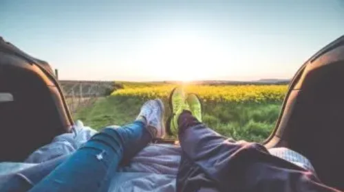What is the Difference Between a De Facto Relationship and Marriage?