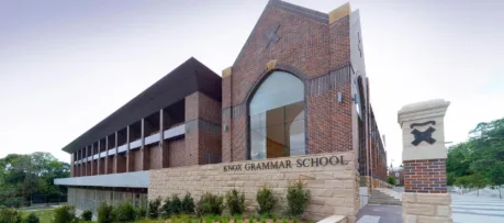 Family Lawyer, Linda Yao presents at Knox Grammar School